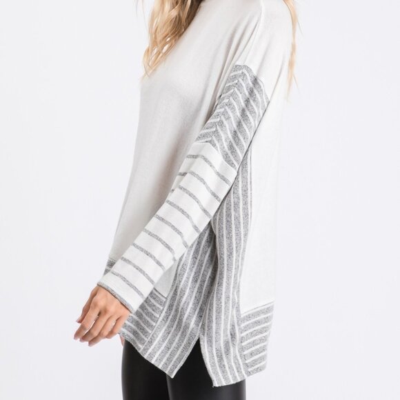 Striped Contrast Knit Pullover Top - Picture 3 of 4